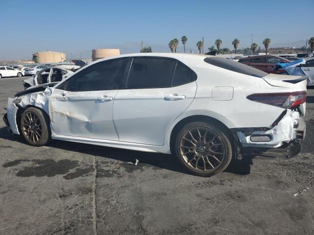 4T1G11AK5PU139752 - 2023 TOYOTA CAMRY SE NIGHT SHADE WHITE photo 2