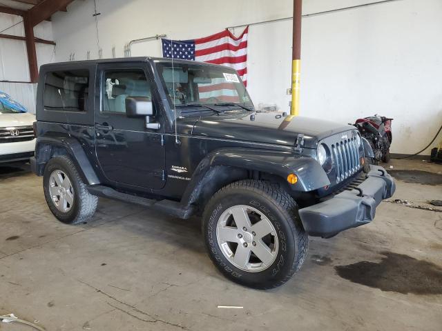 1J4FA54107L184091 - 2007 JEEP WRANGLER SAHARA GRAY photo 4