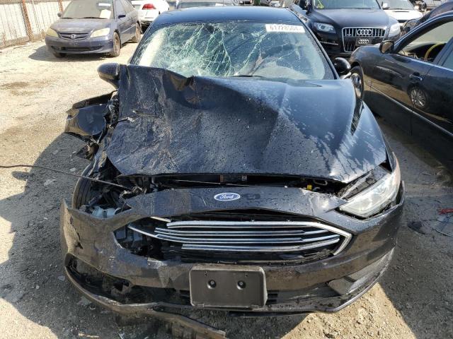 3FA6P0H75HR303008 - 2017 FORD FUSION SE BLACK photo 5