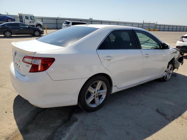 4T1BF1FKXEU808437 - 2014 TOYOTA CAMRY L WHITE photo 3