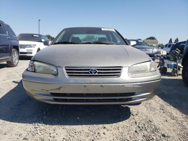 JT2BG22K8W0174804 - 1998 TOYOTA CAMRY CE TAN photo 5