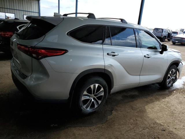 5TDGZRBH6LS514111 - 2020 TOYOTA HIGHLANDER XLE Argent photo 3