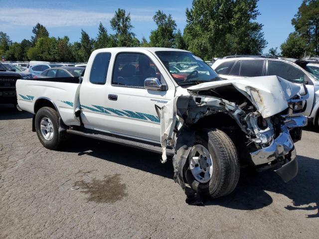 4TAWN74N2TZ124941 - 1996 TOYOTA TACOMA XTRACAB SR5 WHITE photo 4