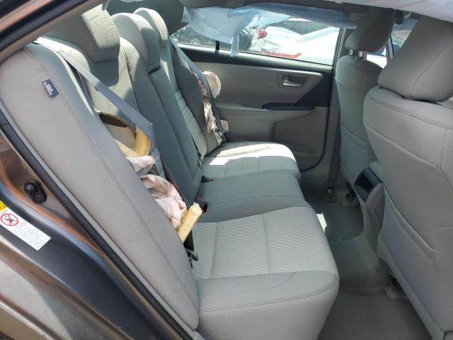 4T4BF1FK0GR517826 - 2016 TOYOTA CAMRY LE ნაცრისფერი ფოტო 10