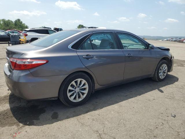 4T4BF1FK0GR517826 - 2016 TOYOTA CAMRY LE ნაცრისფერი ფოტო 3