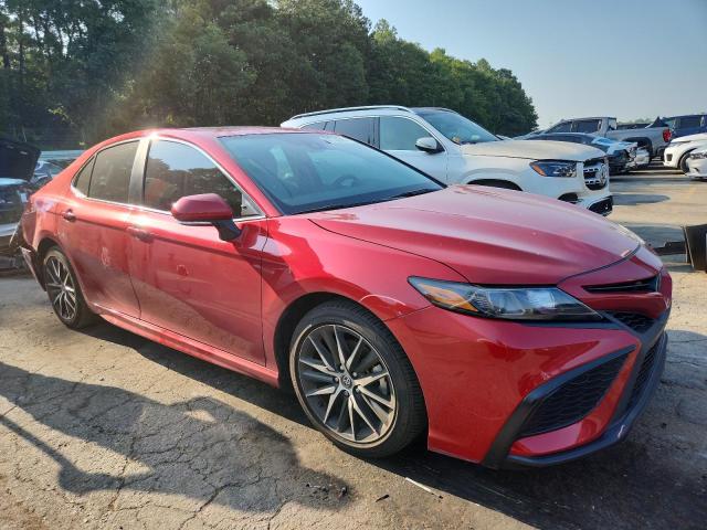 4T1T11AK8RU201226 - 2024 TOYOTA CAMRY SE NIGHT SHADE RED photo 4