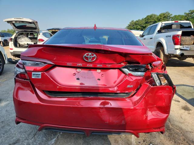 4T1T11AK8RU201226 - 2024 TOYOTA CAMRY SE NIGHT SHADE RED photo 6