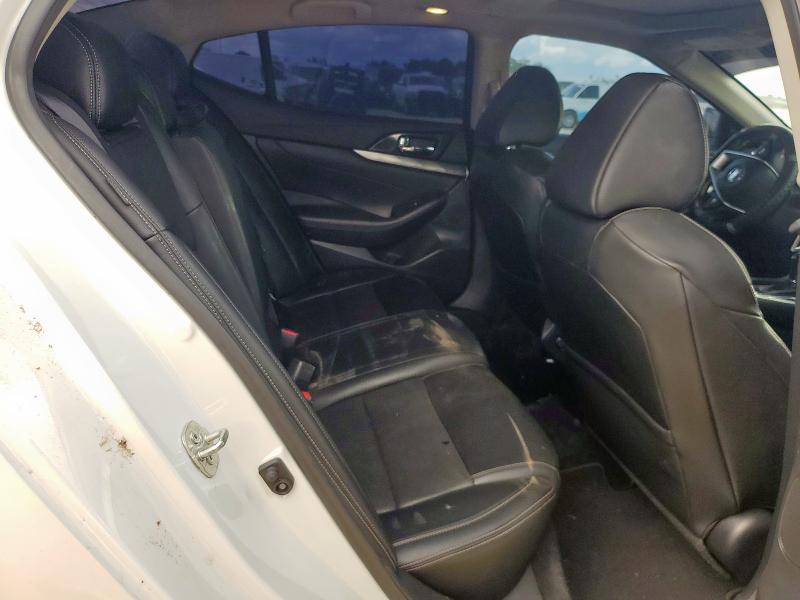 1N4AA6AV4KC375962 - 2019 NISSAN MAXIMA S WHITE photo 10