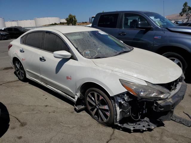 1N4AL3AP5HC252321 - 2017 NISSAN ALTIMA 2.5 WHITE photo 4