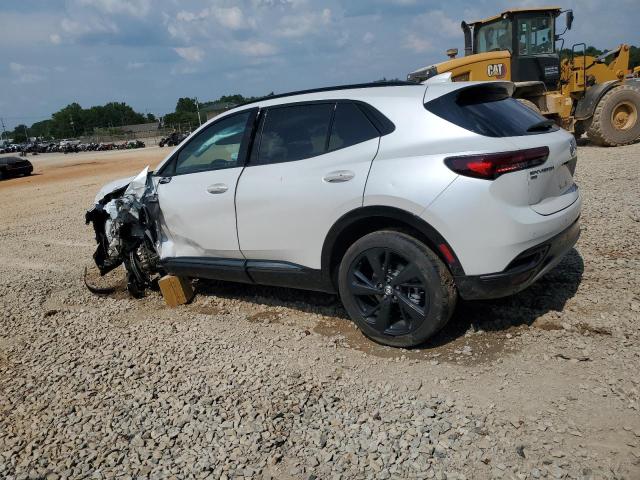 LRBFZMR40PD174973 - 2023 BUICK ENVISION PREFERRED თეთრი ფოტო 2