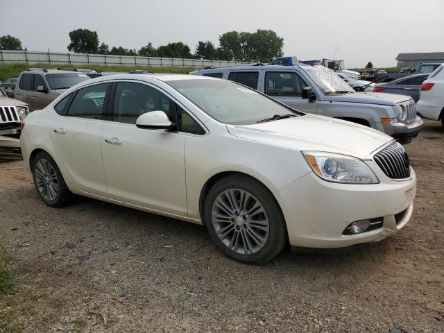 1G4PS5SK7C4189131 - 2012 BUICK VERANO WHITE photo 4