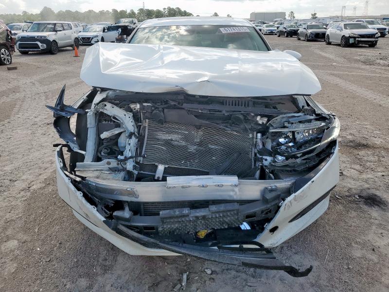 1HGCV1F4XJA209242 - 2018 HONDA ACCORD EX WHITE photo 5