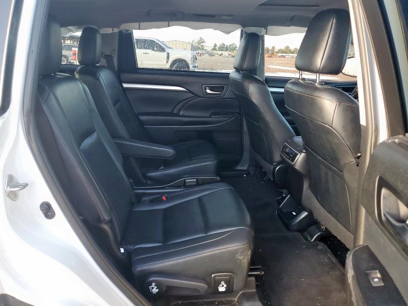 5TDKZRFH6KS557561 - 2019 TOYOTA HIGHLANDER SE თეთრი ფოტო 11