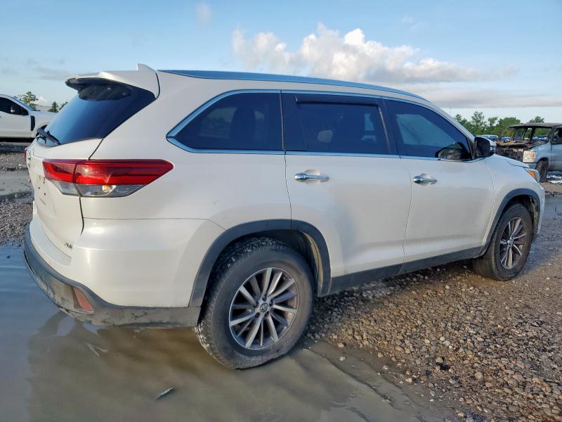 5TDKZRFH6KS557561 - 2019 TOYOTA HIGHLANDER SE თეთრი ფოტო 3
