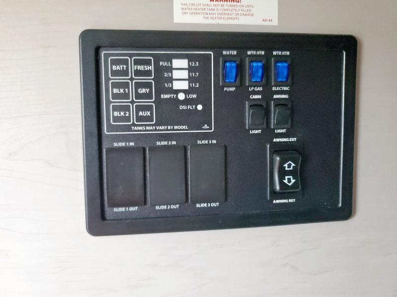 5SFPB2922R1537580 - 2024 HEART LAND PROWLER 双色 照片 8