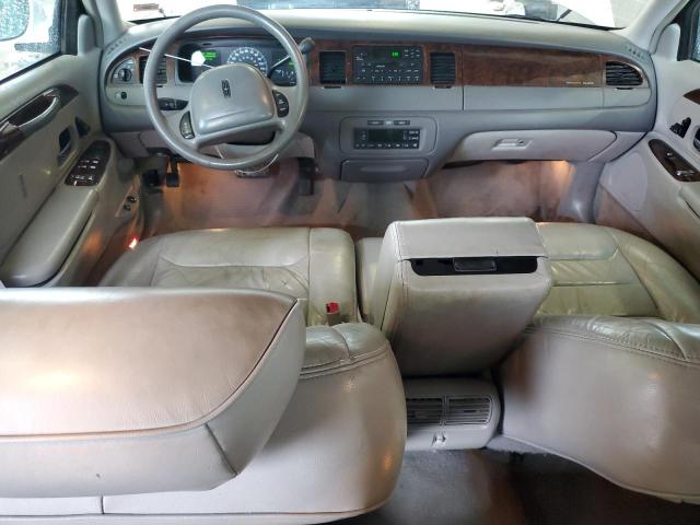1LNHM81W8YY811479 - 2000 LINCOLN TOWN CAR EXECUTIVE WHITE photo 8