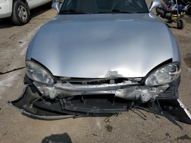 JM1NB353610208325 - 2001 MAZDA MX-5 MIATA BASE SILVER photo 11
