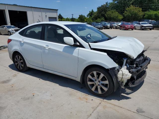 KMHCU4AE1EU606700 - 2014 HYUNDAI ACCENT GLS WHITE photo 4