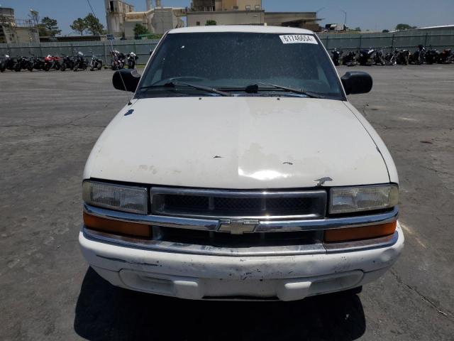 1GCCS19W418157490 - 2001 CHEVROLET S TRUCK S10 WHITE photo 5