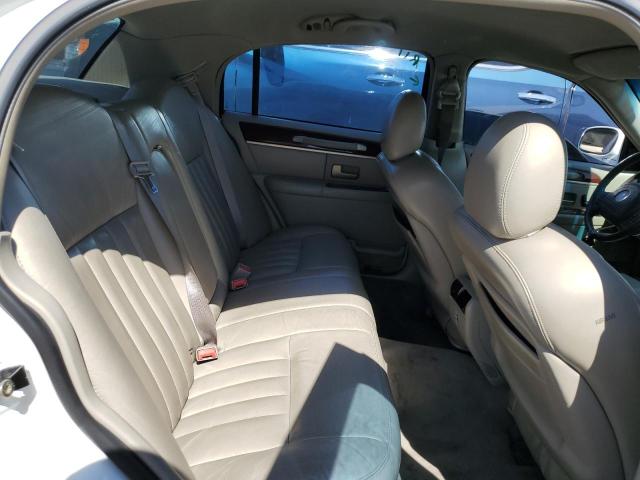 1LNHM81WX4Y677231 - 2004 LINCOLN TOWN CAR EXECUTIVE WHITE photo 10