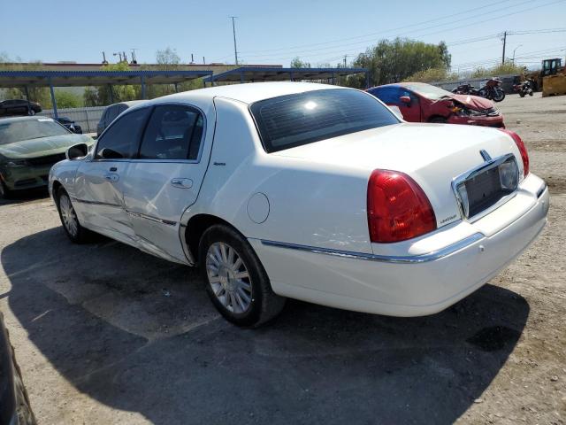 1LNHM81WX4Y677231 - 2004 LINCOLN TOWN CAR EXECUTIVE WHITE photo 2