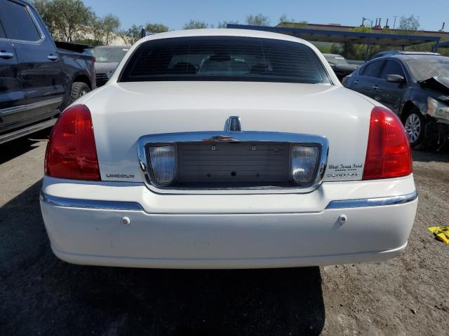 1LNHM81WX4Y677231 - 2004 LINCOLN TOWN CAR EXECUTIVE WHITE photo 6