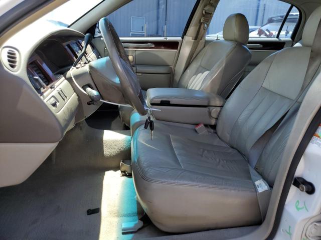 1LNHM81WX4Y677231 - 2004 LINCOLN TOWN CAR EXECUTIVE WHITE photo 7