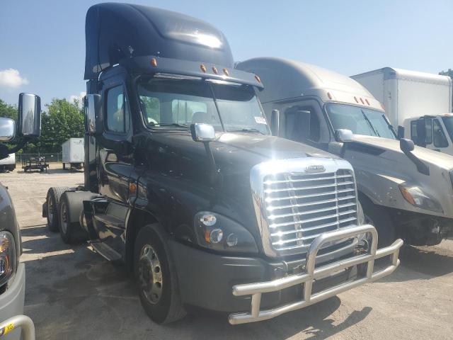 2016 FREIGHTLINER CASCADIA 1, null