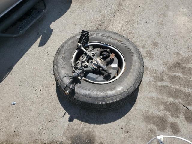 3TMJU4GNXEM165172 - 2014 TOYOTA TACOMA DOUBLE CAB PRERUNNER SILVER photo 12