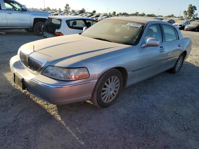 1LNHM81W74Y647703 - 2004 LINCOLN TOWN CAR EXECUTIVE SILVER photo 1