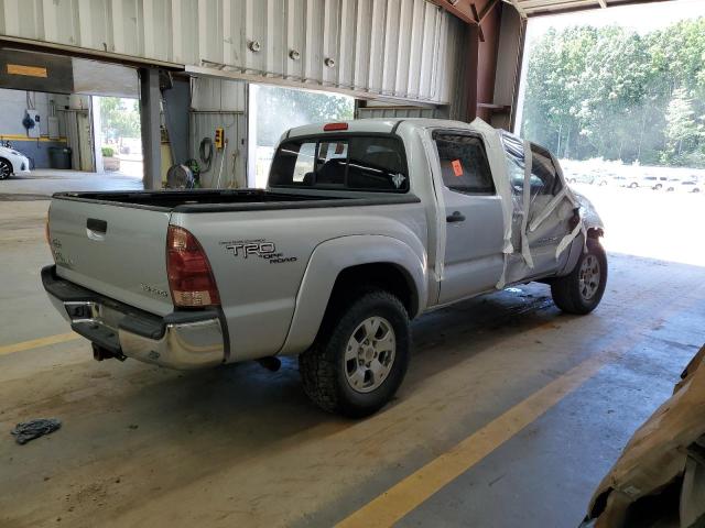 3TMLU42N36M006138 - 2006 TOYOTA TACOMA DOUBLE CAB SILVER photo 3