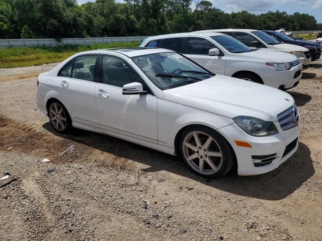 WDDGF4HB8DR266609 - 2013 MERCEDES-BENZ C 250 WHITE photo 4