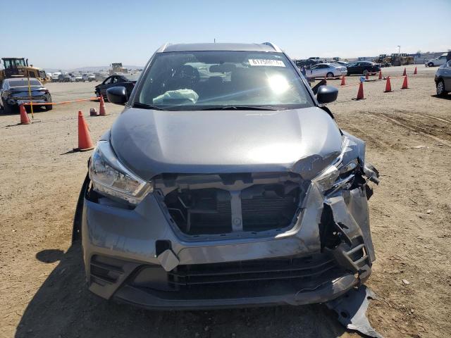 3N1CP5CU2JL545015 - 2018 NISSAN KICKS S GRAY photo 5