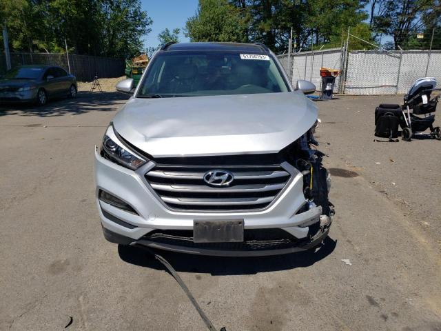 KM8J3CA23JU740421 - 2018 HYUNDAI TUCSON VALUE SILVER photo 5