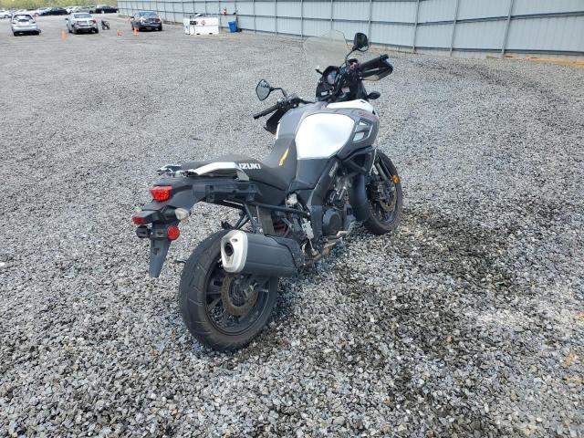 JS1VU51AXJ2100055 - 2018 SUZUKI DL1000 A TWO TONE photo 4