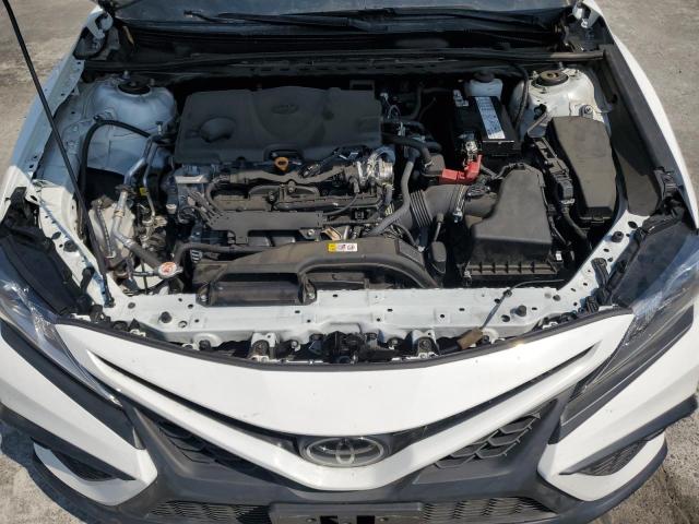 4T1T11BKXPU090108 - 2023 TOYOTA CAMRY SE NIGHT SHADE WHITE photo 11