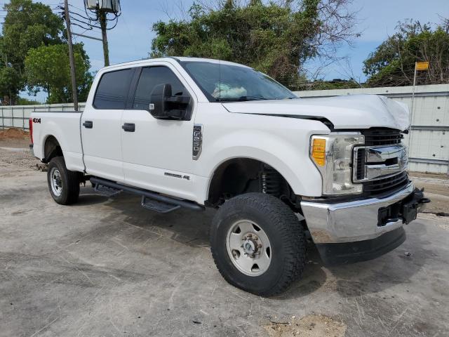 1FT7W2BT6HEE85050 - 2017 FORD F250 SUPER DUTY WHITE photo 4