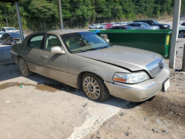 1LNHM81W74Y635261 - 2004 LINCOLN TOWN CAR EXECUTIVE Braun Foto 4