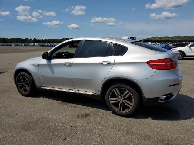 5UXFG8C55BLZ96407 - 2011 BMW X6 XDRIVE50I SILVER photo 2