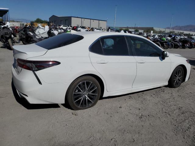 4T1G11AK8RU227293 - 2024 TOYOTA CAMRY SE NIGHT SHADE WHITE photo 3