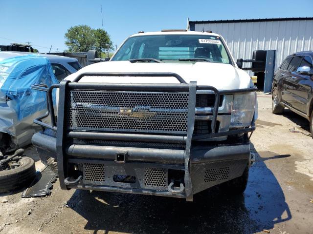 1GBJK33628F190753 - 2008 CHEVROLET SILVERADO K3500 WHITE photo 5