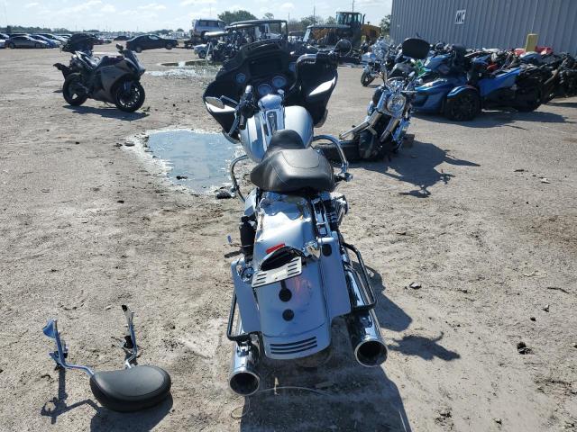 1HD1KHC16PB640194 - 2023 HARLEY-DAVIDSON FLTRX 银色 照片 4