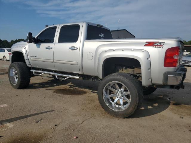 1GC1KXCG4DF102923 - 2013 CHEVROLET SILVERADO K2500 HEAVY DUTY LT SILVER photo 2