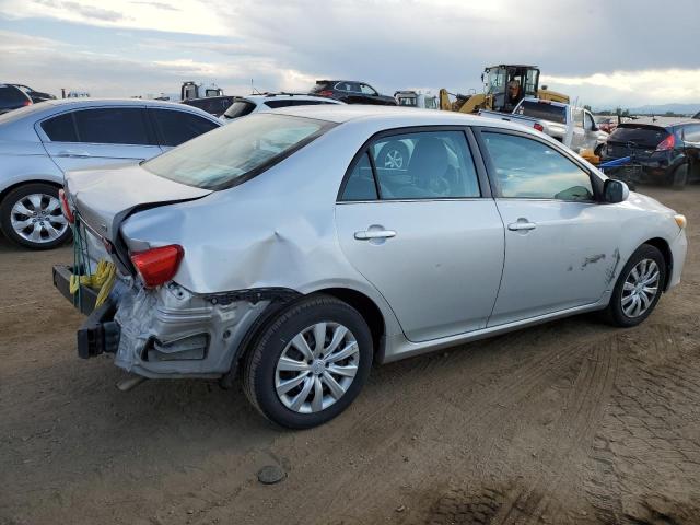 2T1BU4EE9DC070794 - 2013 TOYOTA COROLLA BASE SILVER photo 3