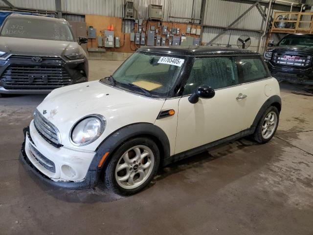 2013 MINI COOPER, 