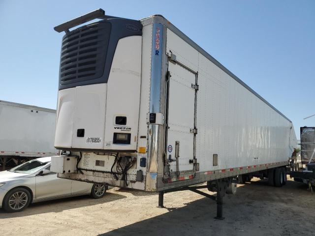 1UYVS2534H2106001 - 2017 UTILITY UNKNOWN WHITE photo 2