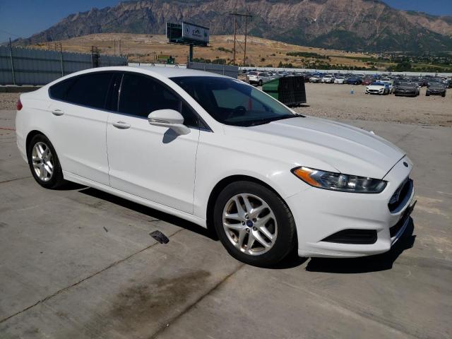 3FA6P0H75FR296087 - 2015 FORD FUSION SE WHITE photo 4