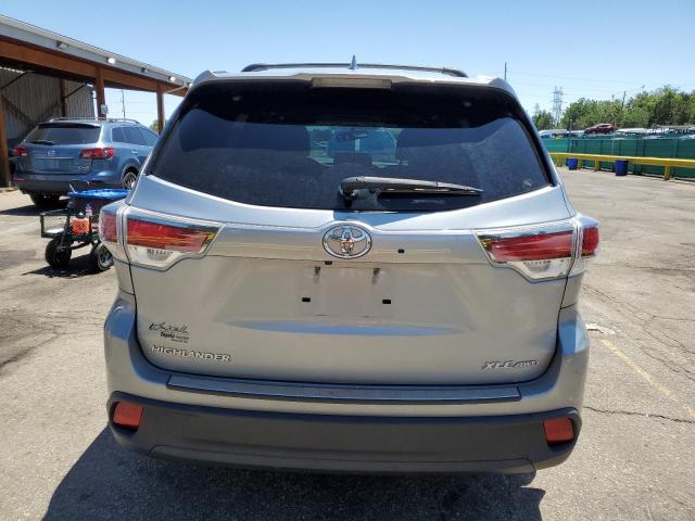 5TDJKRFHXFS198351 - 2015 TOYOTA HIGHLANDER XLE SILVER photo 6