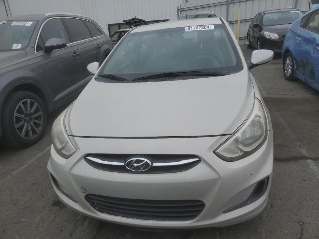 KMHCT4AE4GU986492 - 2016 HYUNDAI ACCENT SE WHITE photo 5