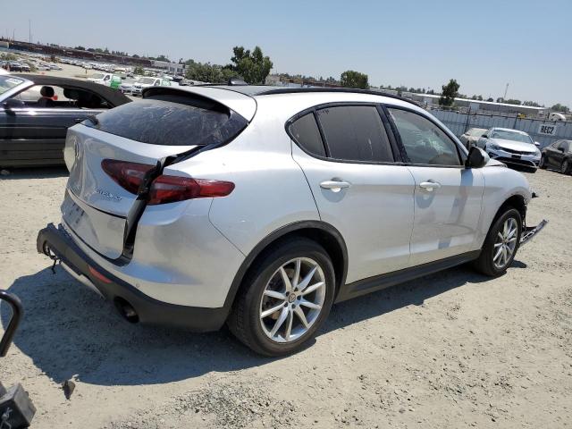 ZASFAKNN0J7B92754 - 2018 ALFA ROMEO STELVIO TI SPORT SILVER photo 3